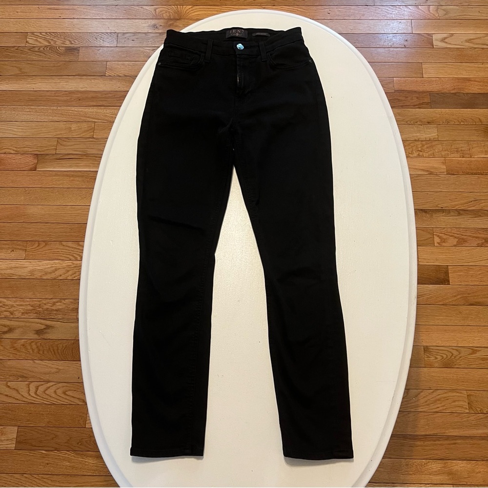 Jen 7 by For All Mankind. Skinny ankle jeans. Size 2. Black. D4
